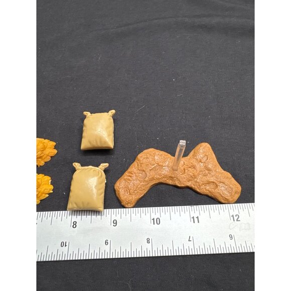 Vintage New Ray Farm 12 Piece Playset Accessories Bales Hay Feed Bags - Picture 5 of 8